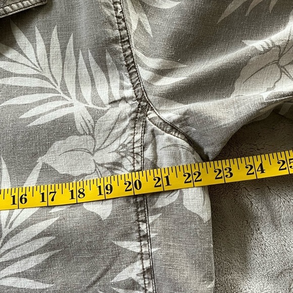 Chico’s Design 100% Linen Hawaiian Floral Leaf Design Snap Front Light Jacket M - Picture 10 of 12